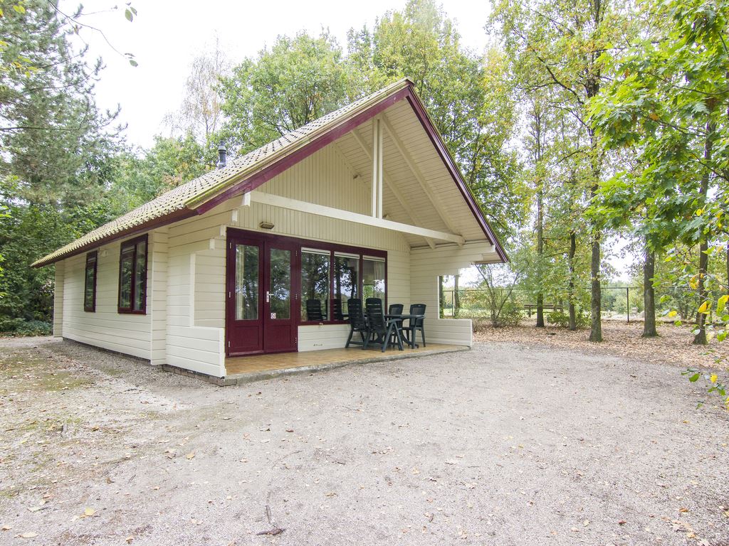 4-persoons bungalow in Ees - Drenthe, Nederland foto 8271591