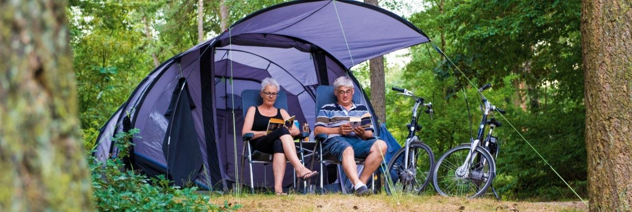 Basis campingplaats in Nieuw Milligen - Gelderland, Nederland foto 8267536